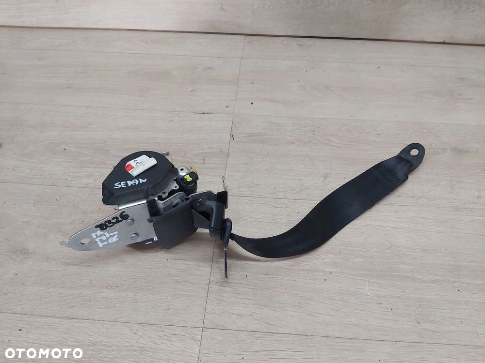 Toyota Avensis T27 LIFT T29 14-18 rok pas bezpieczeństwa prawy tył SDEDAN - 1