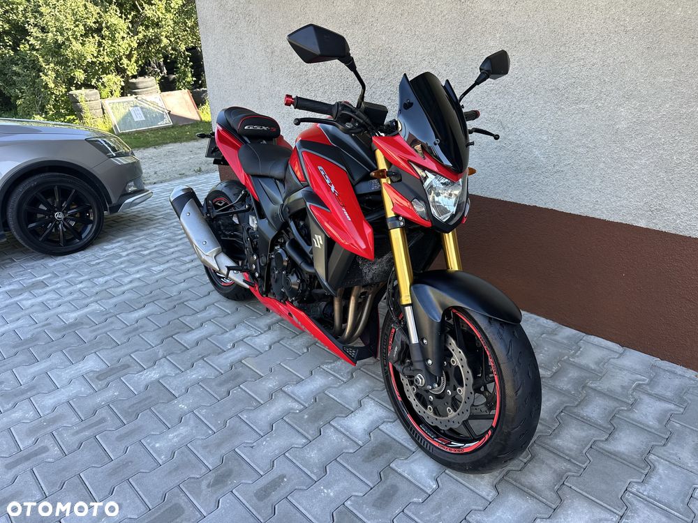 Suzuki GSX - 38