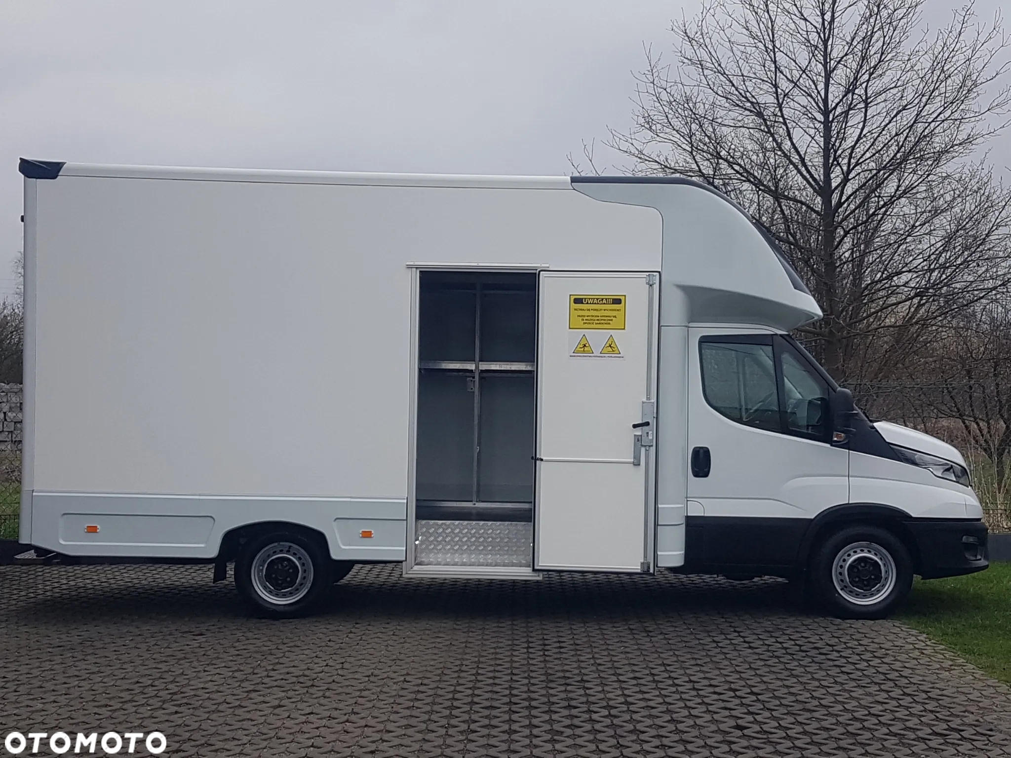 Iveco DAILY KONTENER NISKOPODŁOGOWY 4,43x2,23x2,42 SKLEP BAR FOODTRUCK KAMPER KLIMA - 23