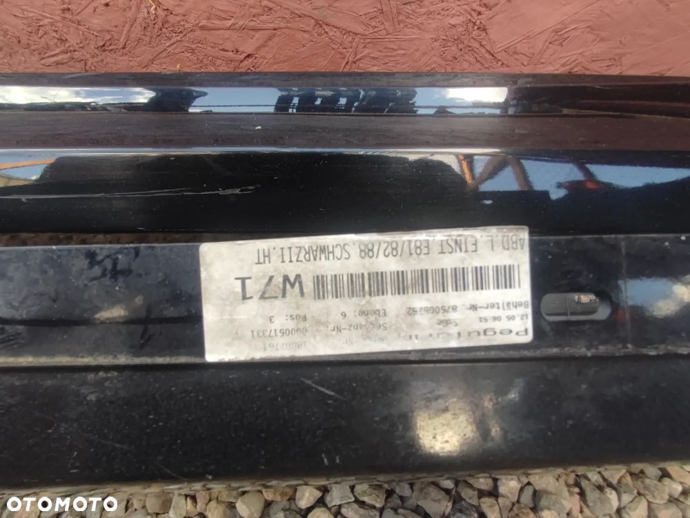 BMW E81 / E82 / E88 ORYGINALNE NAKŁADKI NA PROGI LEWA / PRAWA W KOLORZE SCHWARZ II O NR.  51 77 7 046 348 / 51 77 7 046 347 OEM W DOBRYM STANIE - 17