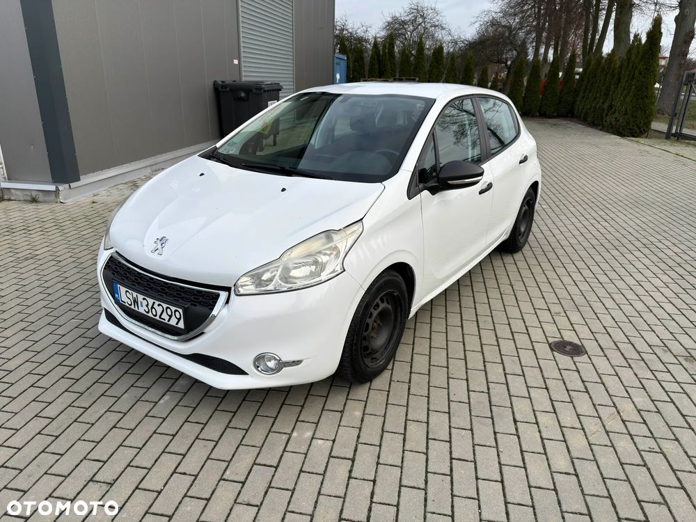 Peugeot 208 - 1