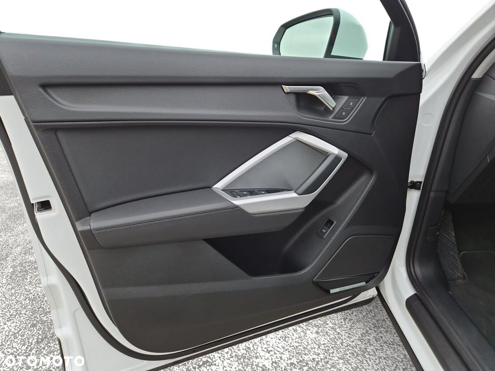 Audi Q3 Sportback - 13