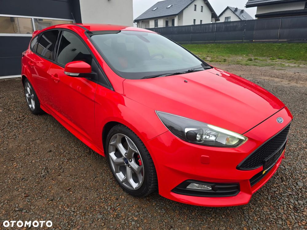 Ford Focus 2.0 EcoBoost ST mit Leder-Sport-Paket - 2