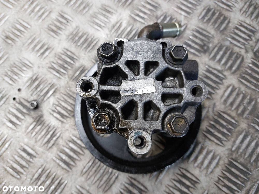 POMPA WSPOMAGANIA TOYOTA COROLLA E11 1.9 D - 4