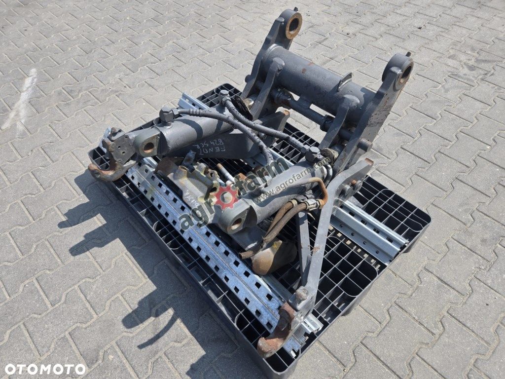 TUZ, przedni podnośnik, Fendt 824 SCR - 1