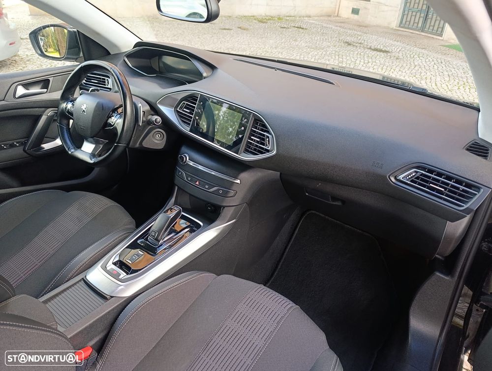 Peugeot 308 SW 1.2 PureTech Allure EAT8 - 13