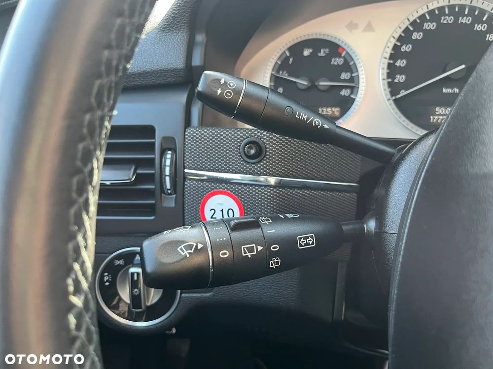 Mercedes-Benz GLK - 25