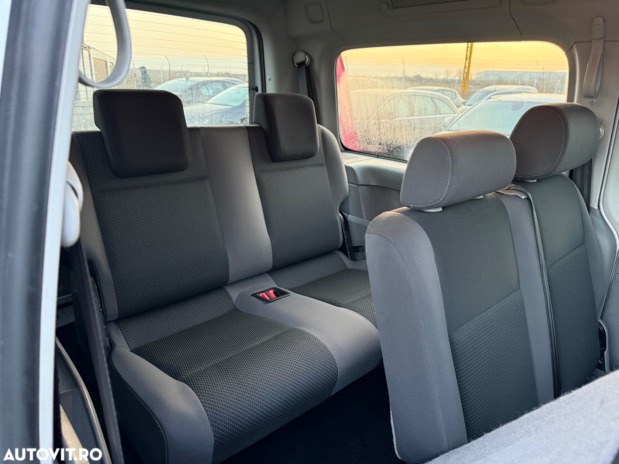Volkswagen Caddy 2.0 TDI Maxi Gewinner (7-Si.) - 11