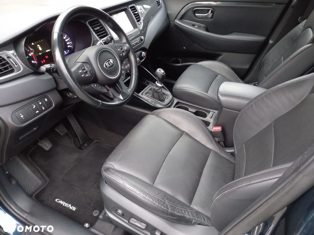 Kia Carens 1.7 CRDi XL 7os - 27