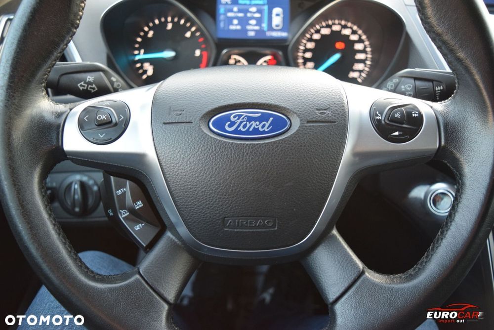 Ford Kuga 2.0 TDCi 2x4 Titanium - 18