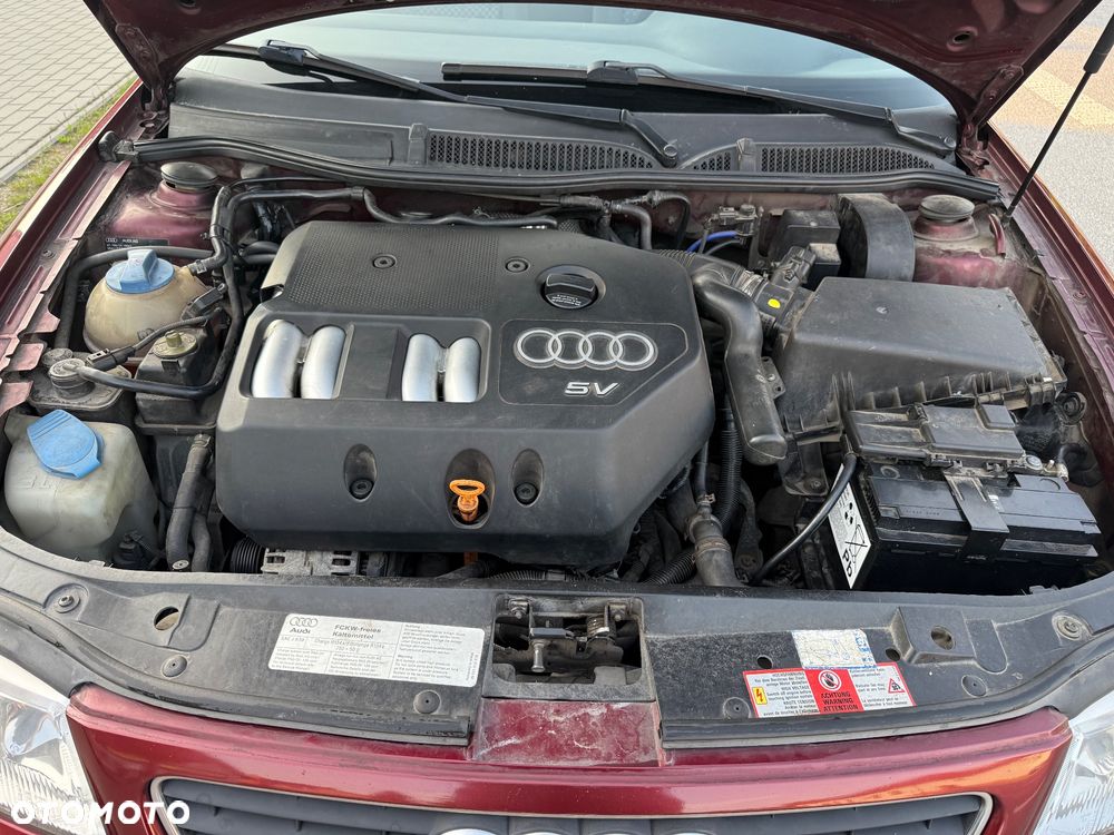 Audi A3 3-drzwiowe 1.8 Ambition - 11