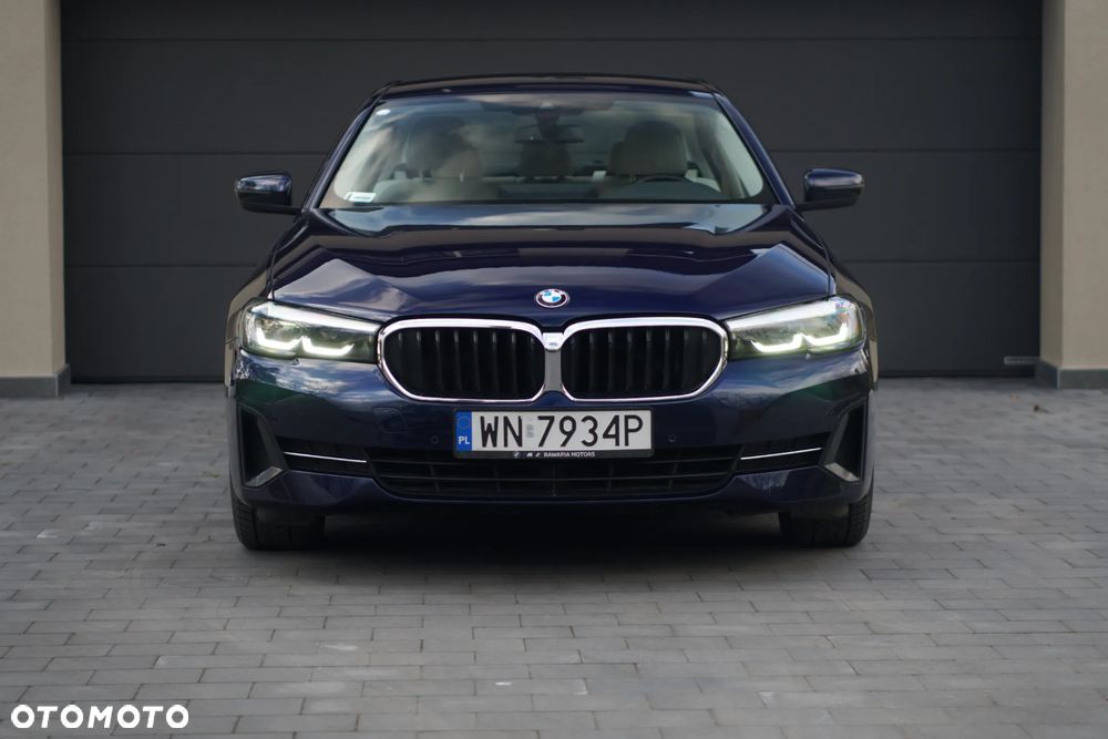 BMW Seria 5 520d xDrive - 1