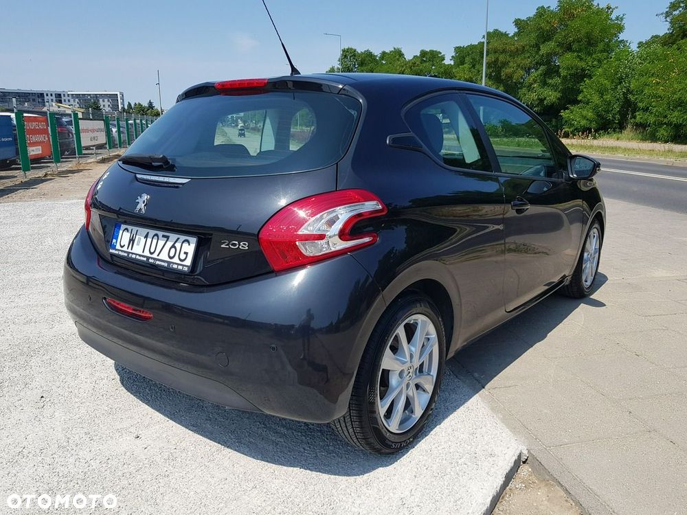 Peugeot 208 - 5