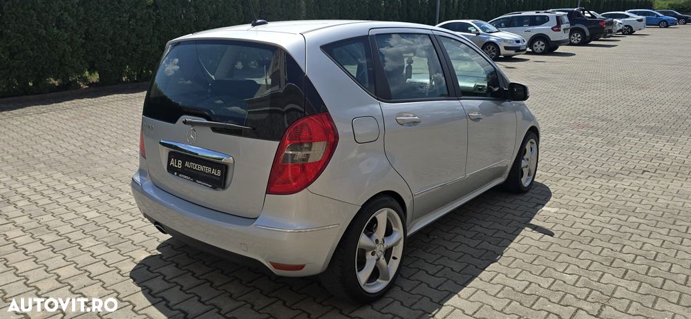 Mercedes-Benz A 160 BlueEfficiency Special Edition - 4