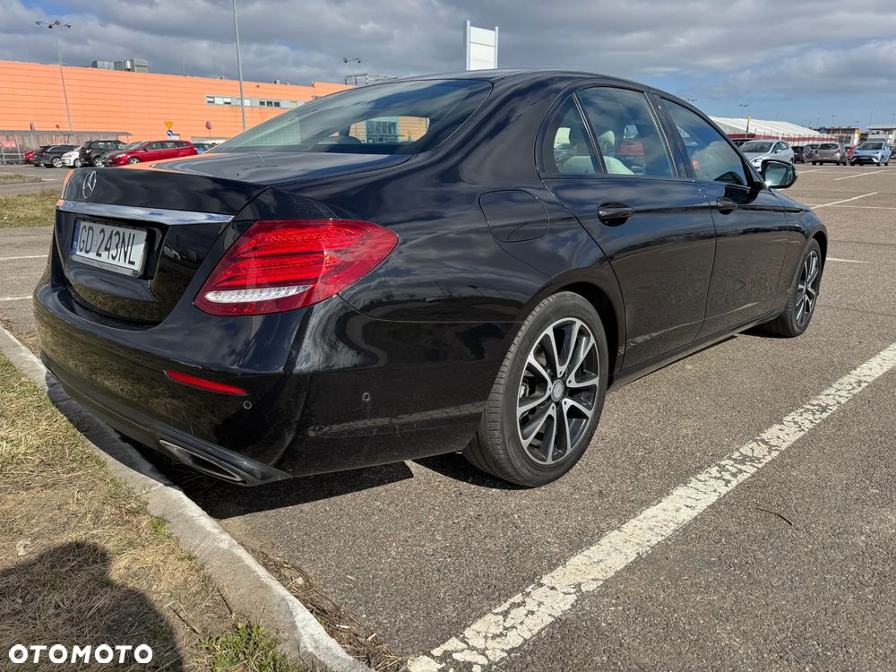 Mercedes-Benz Klasa E 200 9G-TRONIC - 4