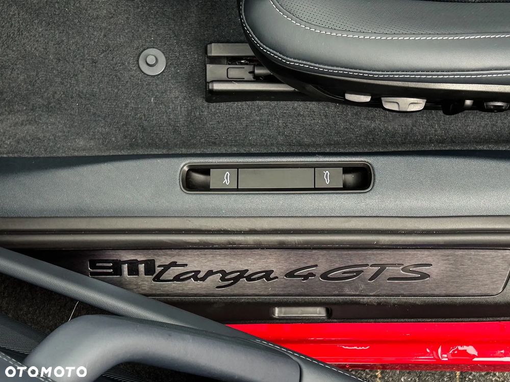 Porsche 911 Targa T-Hybrid 4 GTS - 23