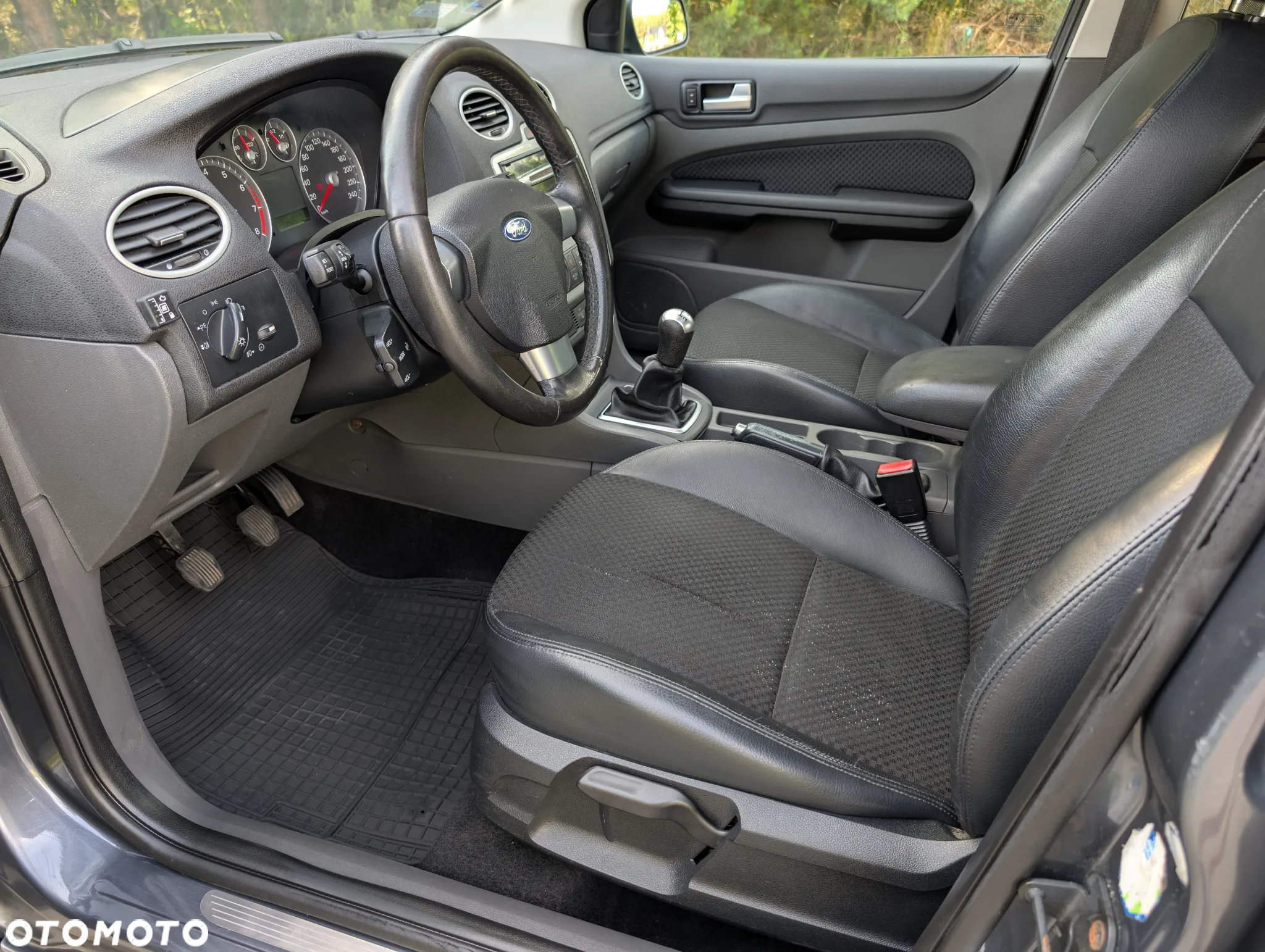 Ford Focus 1.6 16V Ghia - 5
