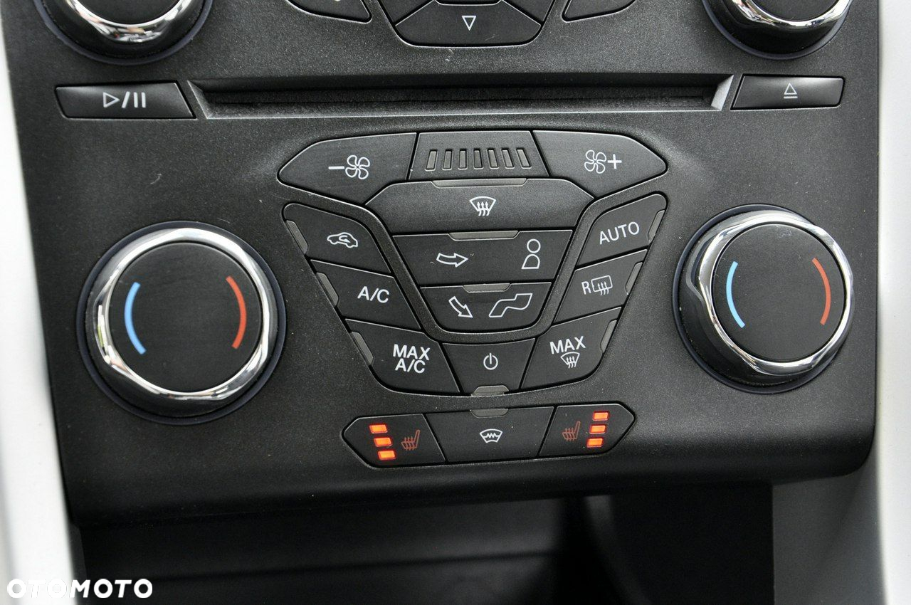 Ford Mondeo - 8