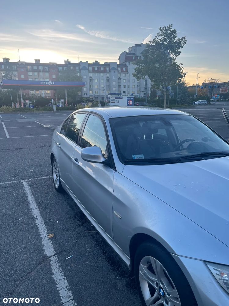 BMW Seria 3 318i - 8