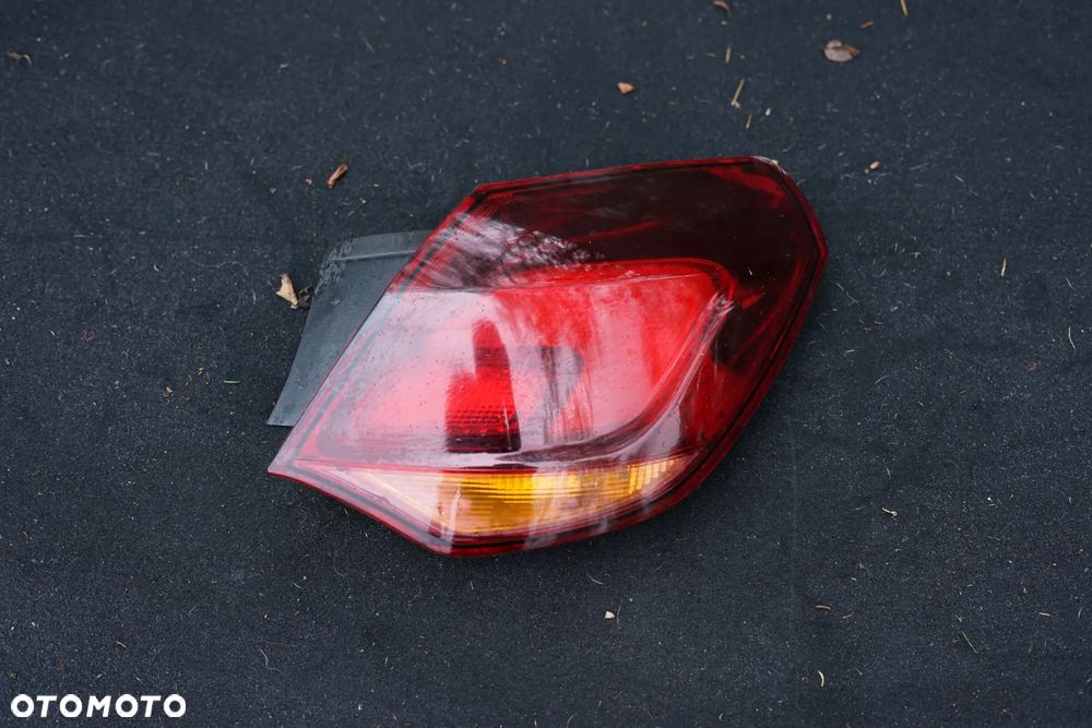Lampa tył tylna prawa Opel Corsa E 3d