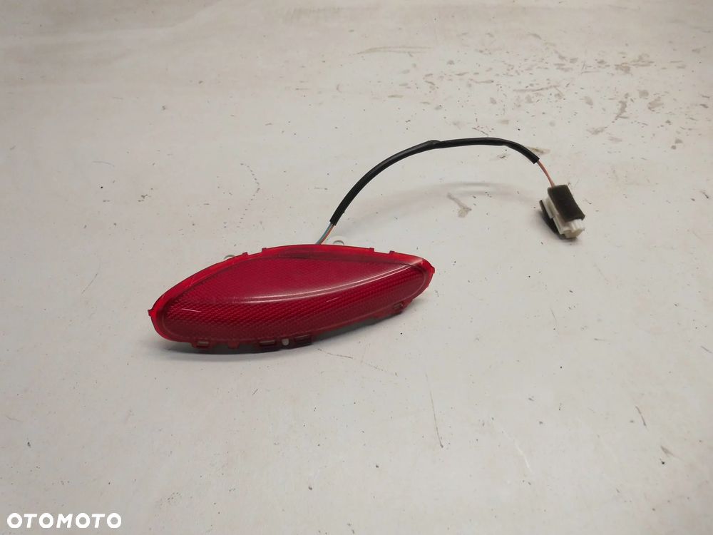 LAMPKA BOCZKA TAPICERKI DRZWI HYUNDAI I40 LIFT PRAWA PRZEDNIA ORYGINAŁ - 1