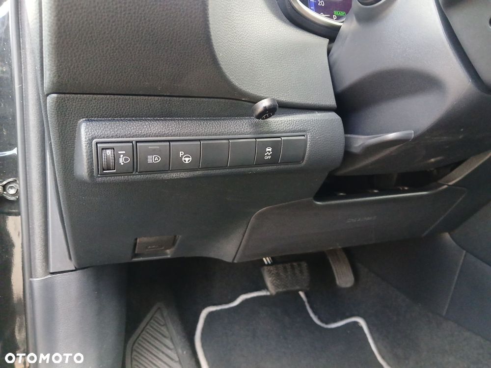 Toyota Corolla 1.8 Hybrid Comfort - 23