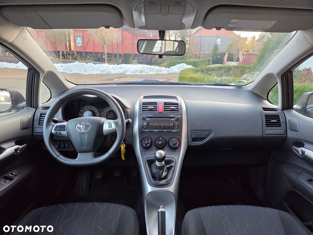 Toyota Auris 1.33 VVT-i - 11