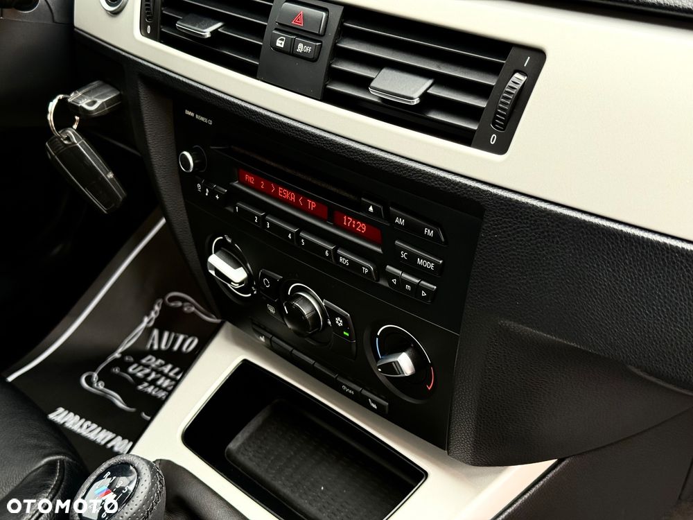 BMW Seria 3 320i Edition Sport - 34