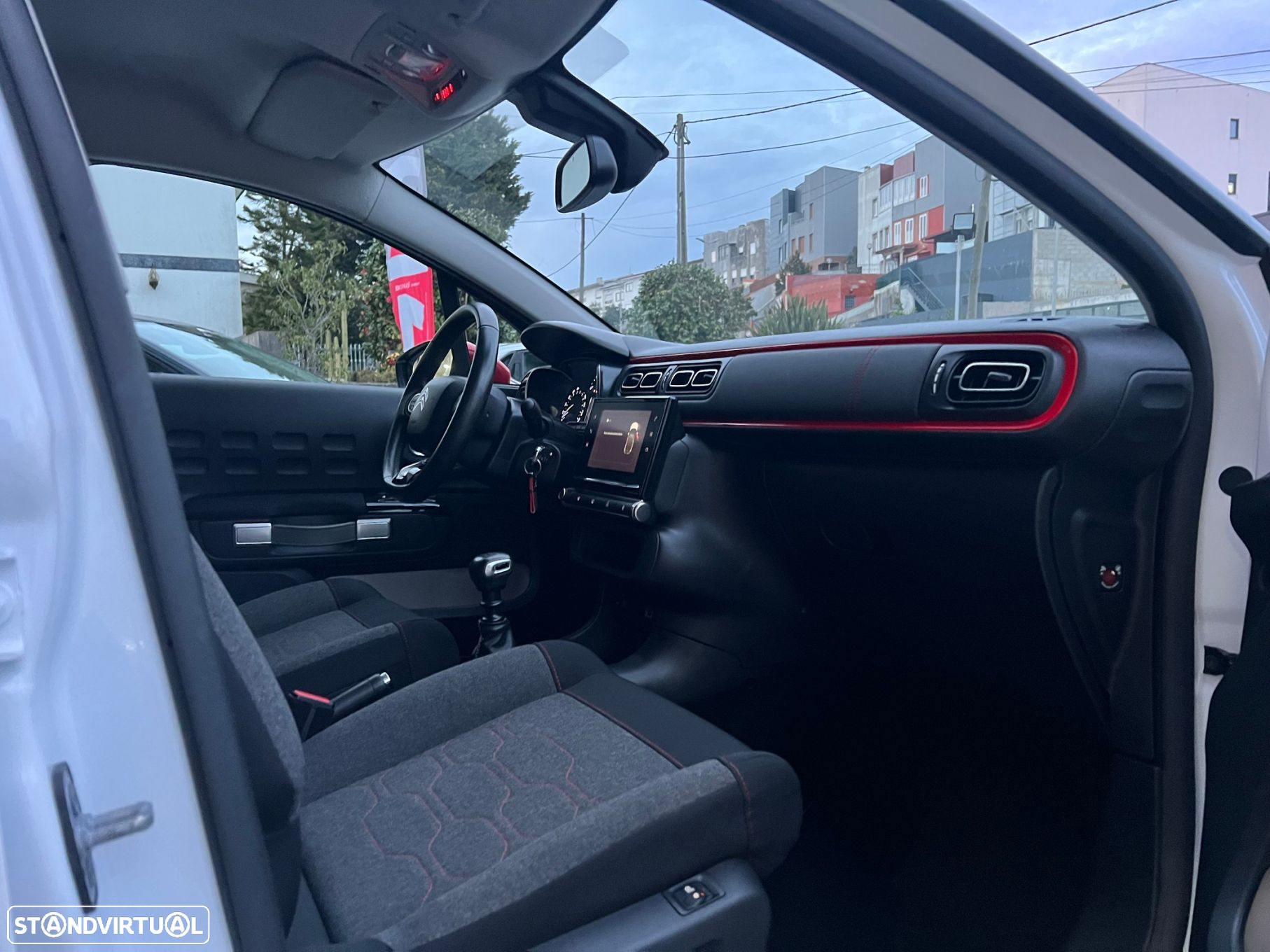 Citroën C3 1.2 PureTech Shine - 15