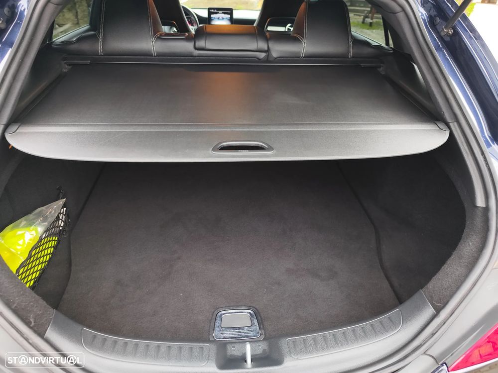 Mercedes-Benz CLA 180 d Shooting Brake - 13