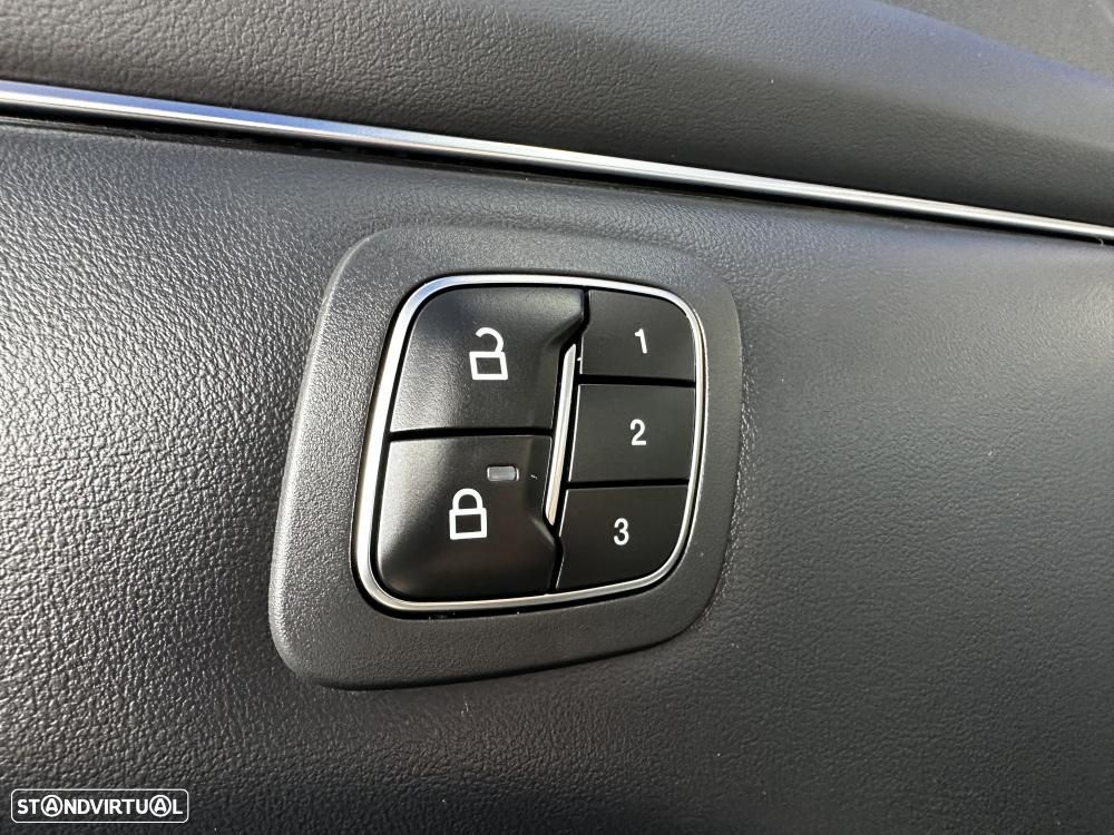 Ford Mustang Mach-E Standard - 22