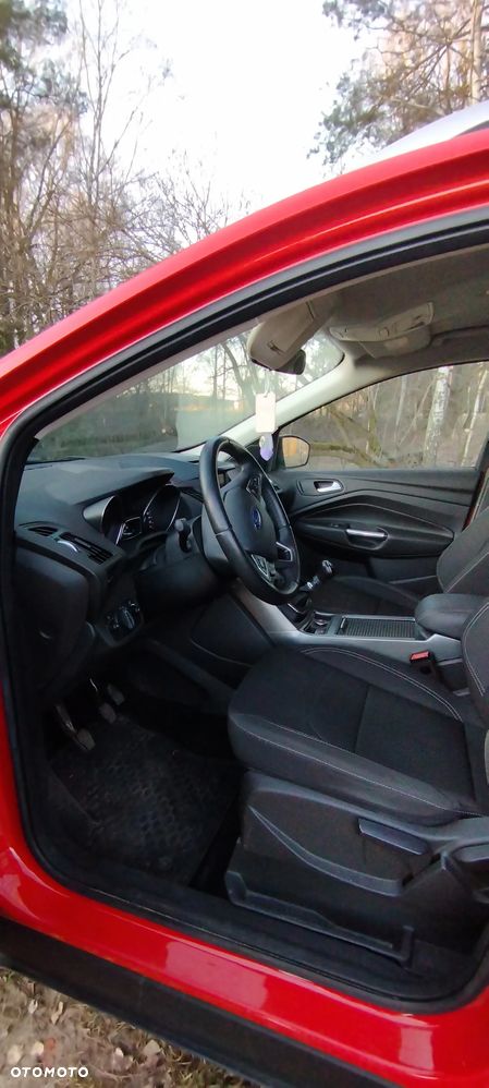 Ford Kuga 1.5 EcoBoost 2x4 Titanium - 12