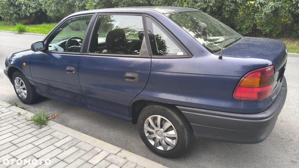 Opel Astra 1.4 Base - 13