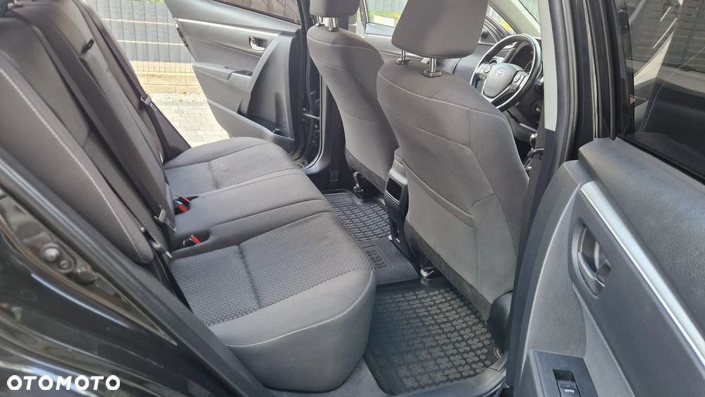 Toyota Corolla 1.6 Classic Plus - 22