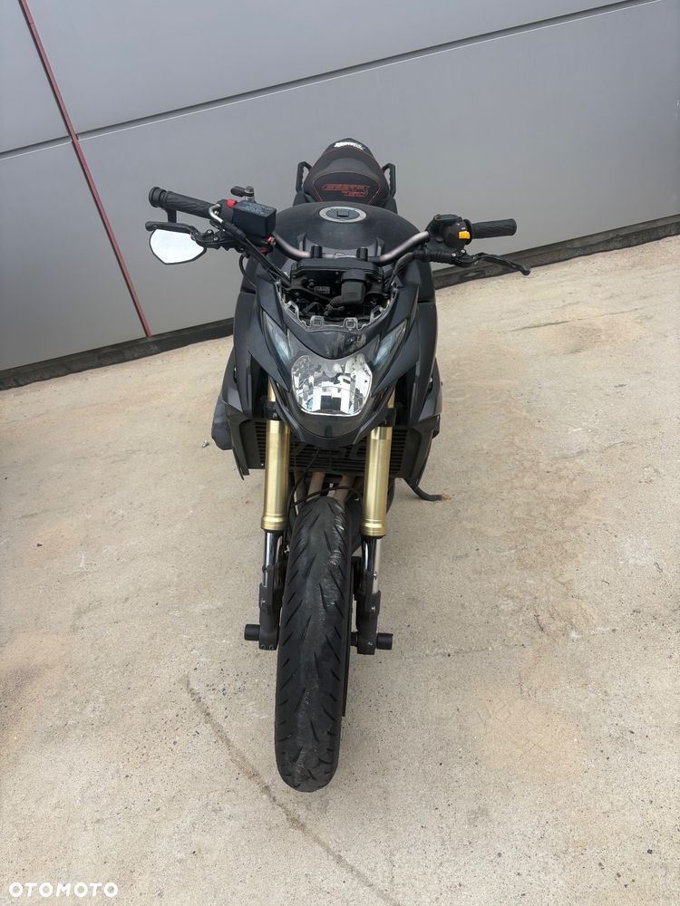 Suzuki GSR - 5