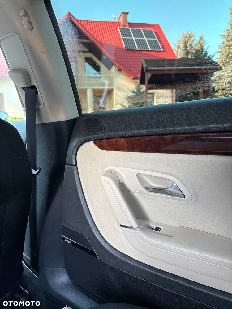 Volkswagen Passat 1.8 TSI Exclusive - 34