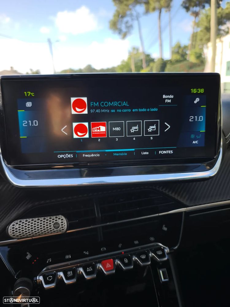 Peugeot e-2008 GT - 25