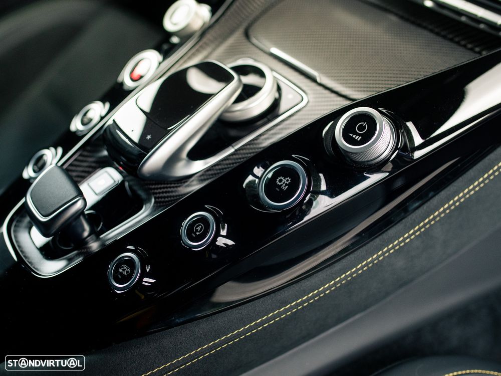 Mercedes-Benz AMG GT R - 43