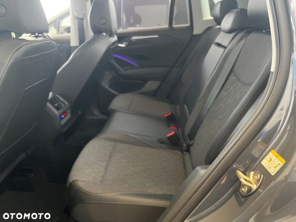 Volkswagen Tiguan - 10