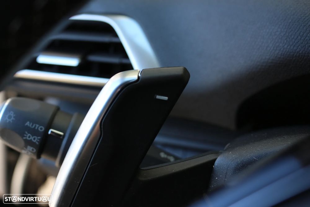 Peugeot 3008 1.6 Hybrid Allure Pack e-EAT8 - 21