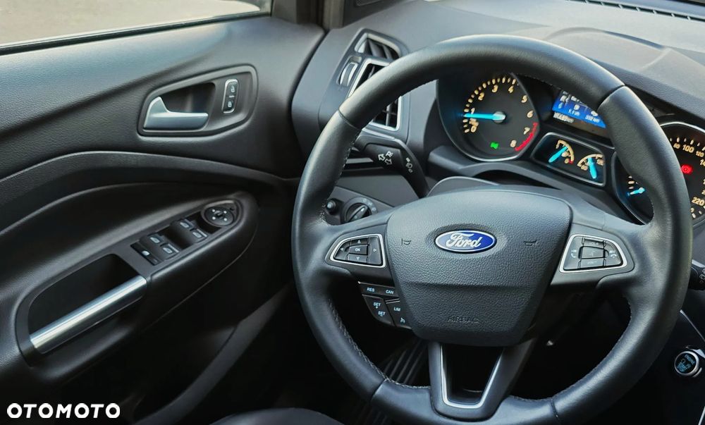 Ford Kuga - 17
