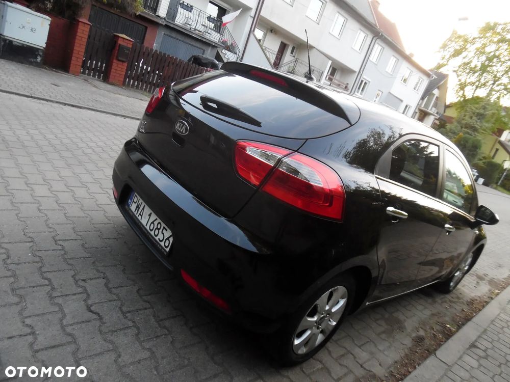 Kia Rio - 12