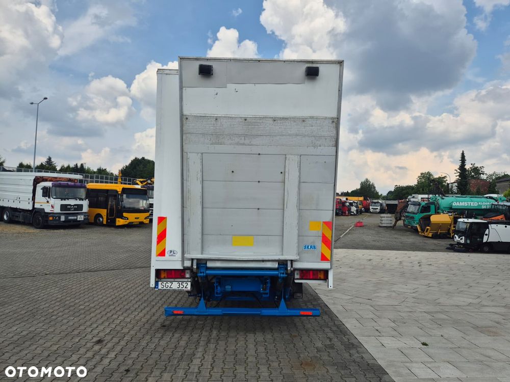 Scania P94LB 300 4X2 / KONIOWÓŻ / DO PRZEWOZU ZWIERZĄT / BYDŁO / KONIE / POMIESZCZENIE GOSPODARCZE / SERWISOWANY / 1WŁ / 5 MIEJSC / MANUAL / RAMPA - 9