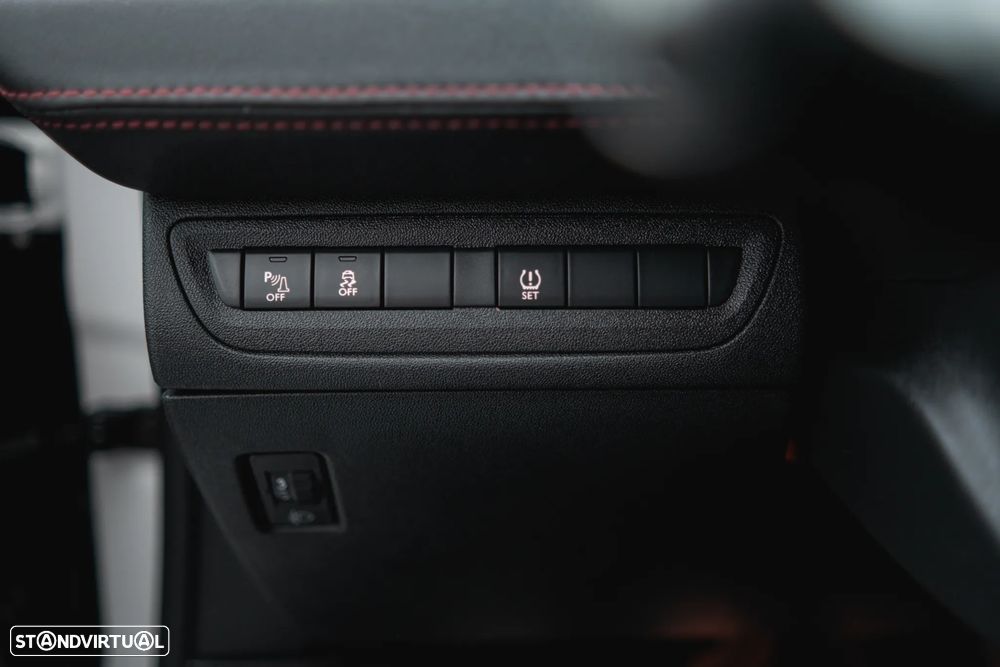 Peugeot 208 1.6 THP GTi - 21