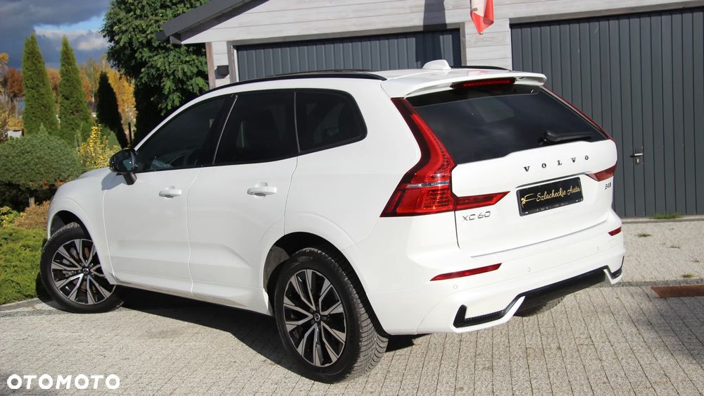 Volvo XC 60 B4 D AWD Plus Dark - 16