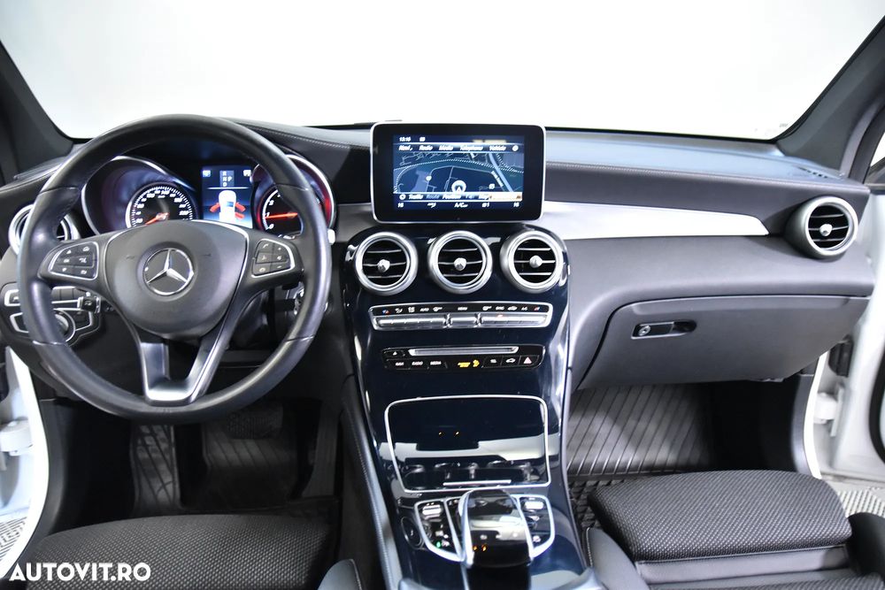 Mercedes-Benz GLC 250 4MATIC 9G-TRONIC - 10