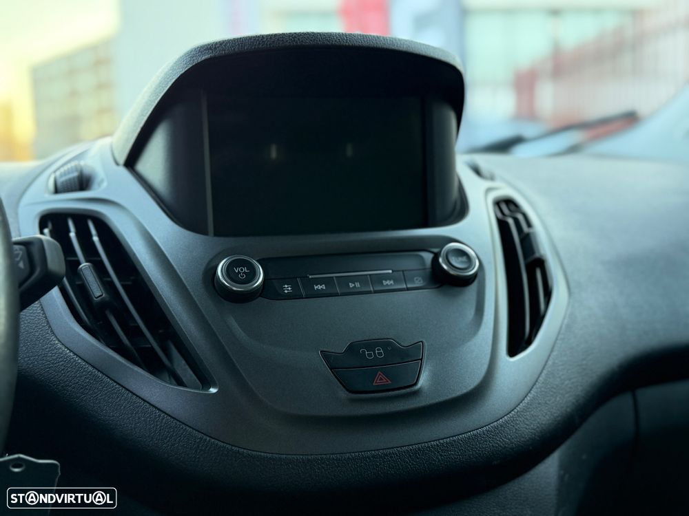 Ford Transit Courier - 20