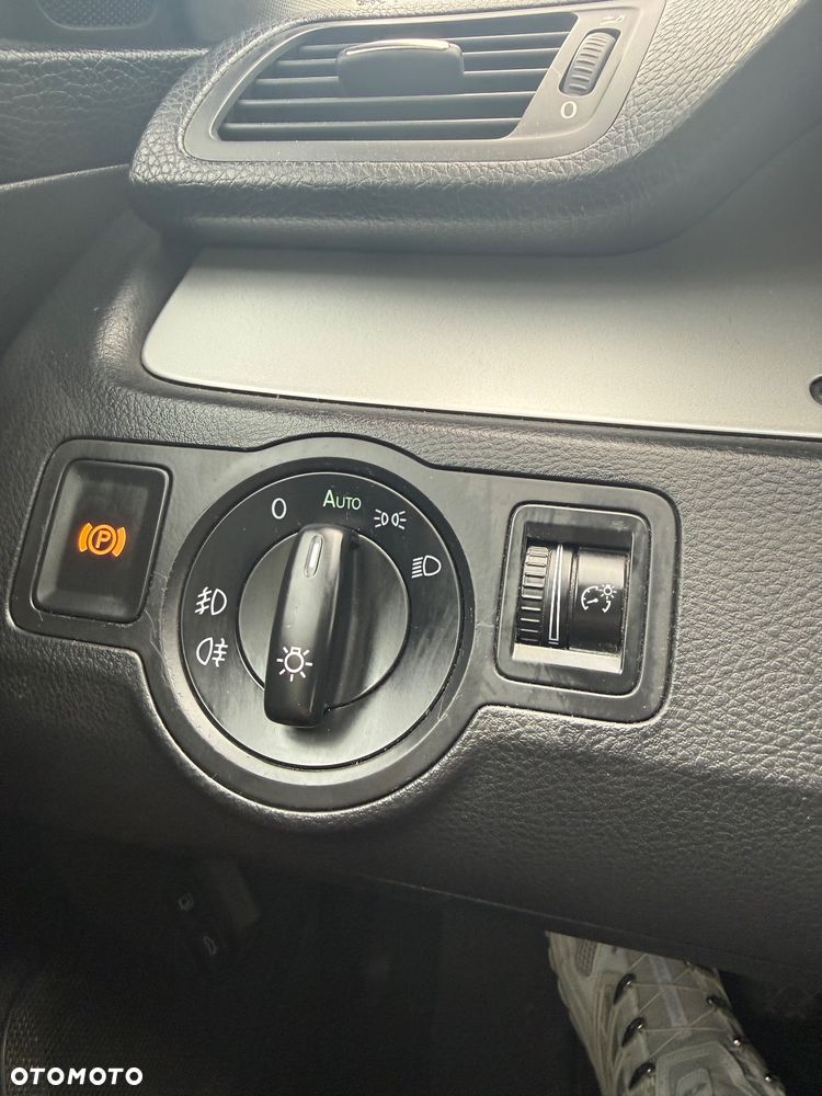 Volkswagen Passat 1.8 TSI Comfortline - 17