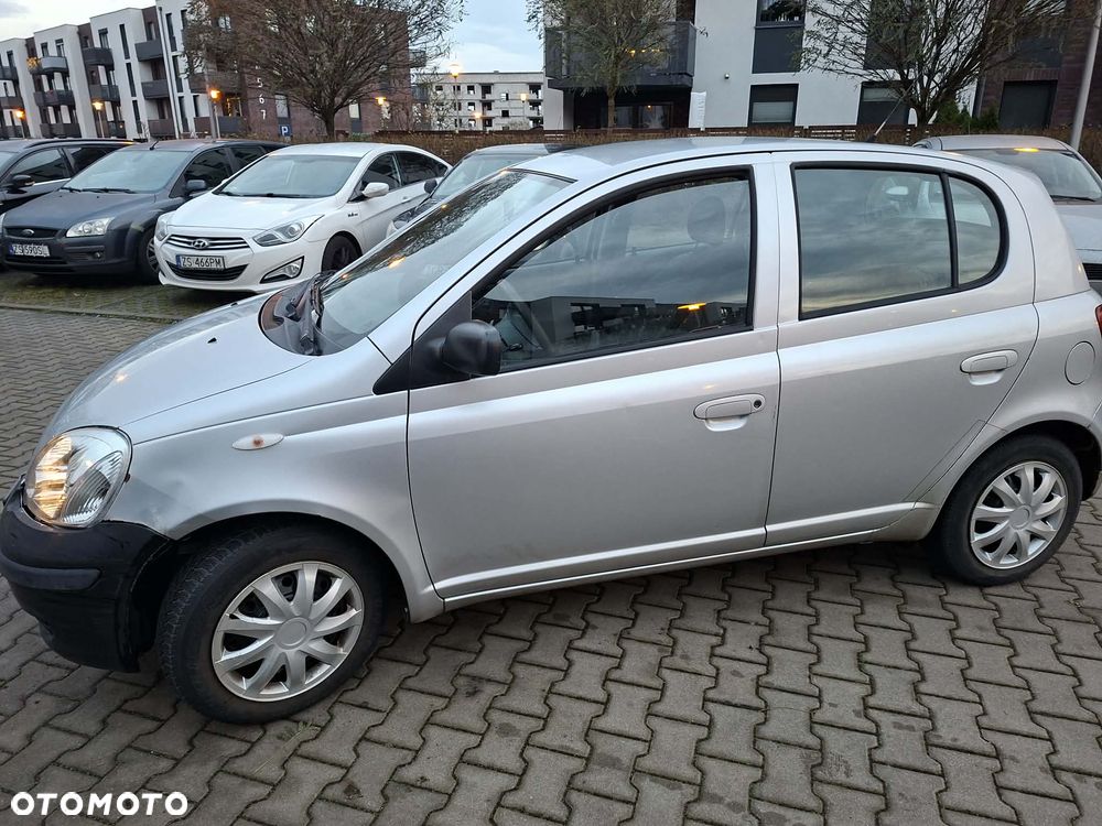 Toyota Yaris 1.0 Base - 2