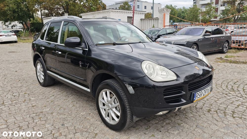 Porsche Cayenne - 1